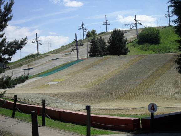Brentwood Park Ski and Snowboard Centre