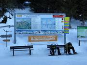 Informatiebord in het skigebied