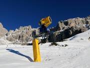 Sneeuwkanon in het skigebied Carezza