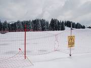 Nauwelijks zichtbaar en daardoor goed beveiligd: opslagvijver op de Mont Lachat