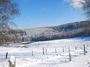 Bijna onzichtbaar in het landschap ingebed – skigebied Olpe-Fahlenscheid.