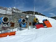 Sneeuwkanonnen in de wachtstand