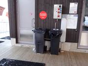 Vuilnisbakken staan klaar