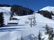 Kälbersalvenbahn - 6-persoons hogesnelheidsstoeltjeslift (koppelbaar)