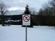 Waarschuwingsbord ter bescherming van het bos