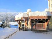 Mantles Lounge in Sun Peaks Grand
