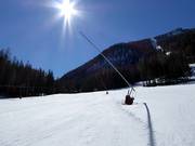 Sneeuwkanonnen op het oefenterrein in Mauterndorf