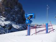 Sneeuwkanon in het skigebied Gröden