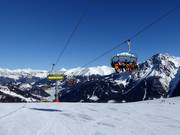 Jochbahn - 6-persoons hogesnelheidsstoeltjeslift (koppelbaar) met kap