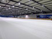 Gemakkelijke hoofdafdaling bij de stoeltjeslift of de sleeplift