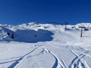 Verse sneeuwsporen bij de 6-persoons stoeltjeslift Saxner