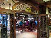 Stijlvolle après-ski in de Mantles Bar in het Sun Peaks Grand