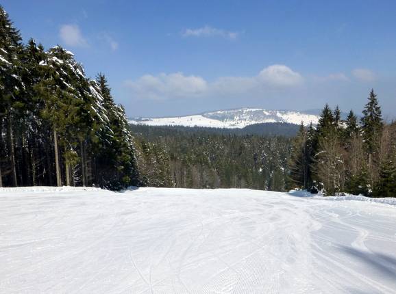 Brede afdaling in het bovenste gedeelte