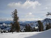 Piste met uitzicht op Lake Tahoe