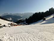 De vlakke blauwe piste is perfect geschikt voor kinderen.