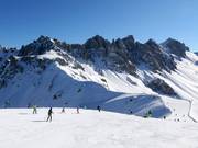 Begin van de afdaling voor vrouwen met uitzicht bij de Hoadl