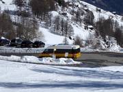 Bus en halte bij de Törbeltallift