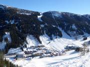 Uitzicht op het dal Zauchensee met accommodatiemogelijkheden