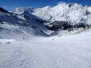 De brede Weissmiespiste in het skigebied Hohsaas