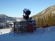 Sneeuwkanon in het skigebied Grebenzen