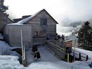 Refuge De L'Oule midden in het skigebied