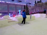 Het personeel is altijd aanwezig in het familie- en kindergebied.