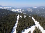 Uitzicht vanaf de televisietoren richting Ski center 4 Stoykite