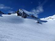 Diepe sneeuwhellingen bij de Daunferner