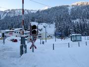 Treinstation direct bij het dalstation van de Almkopfbahn