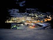 Uitzicht op het nachtelijke Steinhaus