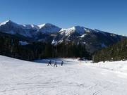 Kinderland met een eenvoudige piste en sleeplift