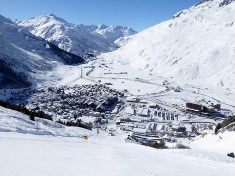 Lepontinische Alpen: accomodatieaanbod van de skigebieden – Accommodatieaanbod Andermatt/Oberalp/Sedrun