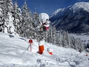 Verse sneeuw laat het sneeuwkanon stil staan