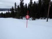 Piste-markering in het skigebied Ounasvaara