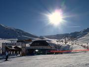 Arcabulle - 6-persoons hogesnelheidsstoeltjeslift (koppelbaar) met kap