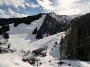 Uitzicht op de pistes naar Prés