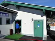 Verzorgde sanitaire voorzieningen bij het dalstation in Pichl