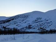 Skigebied Myrkdalen in de avond