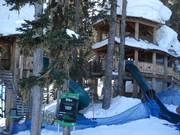 Tree Forts - boomhut met glijbanen voor kinderen