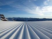 Vers vers geprepareerde piste in het skigebied Loser