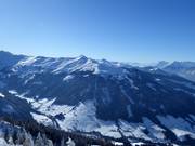 Uitzicht op de pistes bij de Wiedersberger Horn