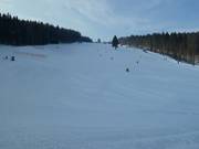Uitzicht vanaf het dalstation op de piste