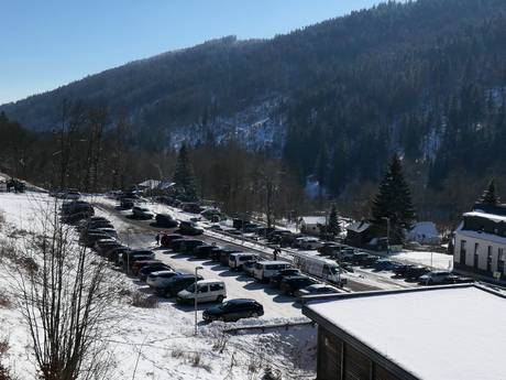 Tsjechië: bereikbaarheid van en parkeermogelijkheden bij de skigebieden – Bereikbaarheid, parkeren Plešivec – Abertamy