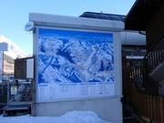 Informatiebord bij het dalstation