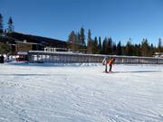 Oefenhelling met transportband in Lindvallen