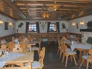 Nieuw ingerichte eetruimte in de Wilddiebhütte