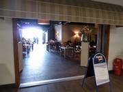 Ingang naar het restaurant met all-inclusive buffet