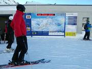 Groot informatiebord bij de Breitspitzbahn
