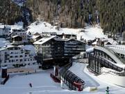 Accommodaties bij het dalstation van de Pardatschgratbahn in Ischgl