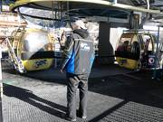 Attent personeel bij het dalstation